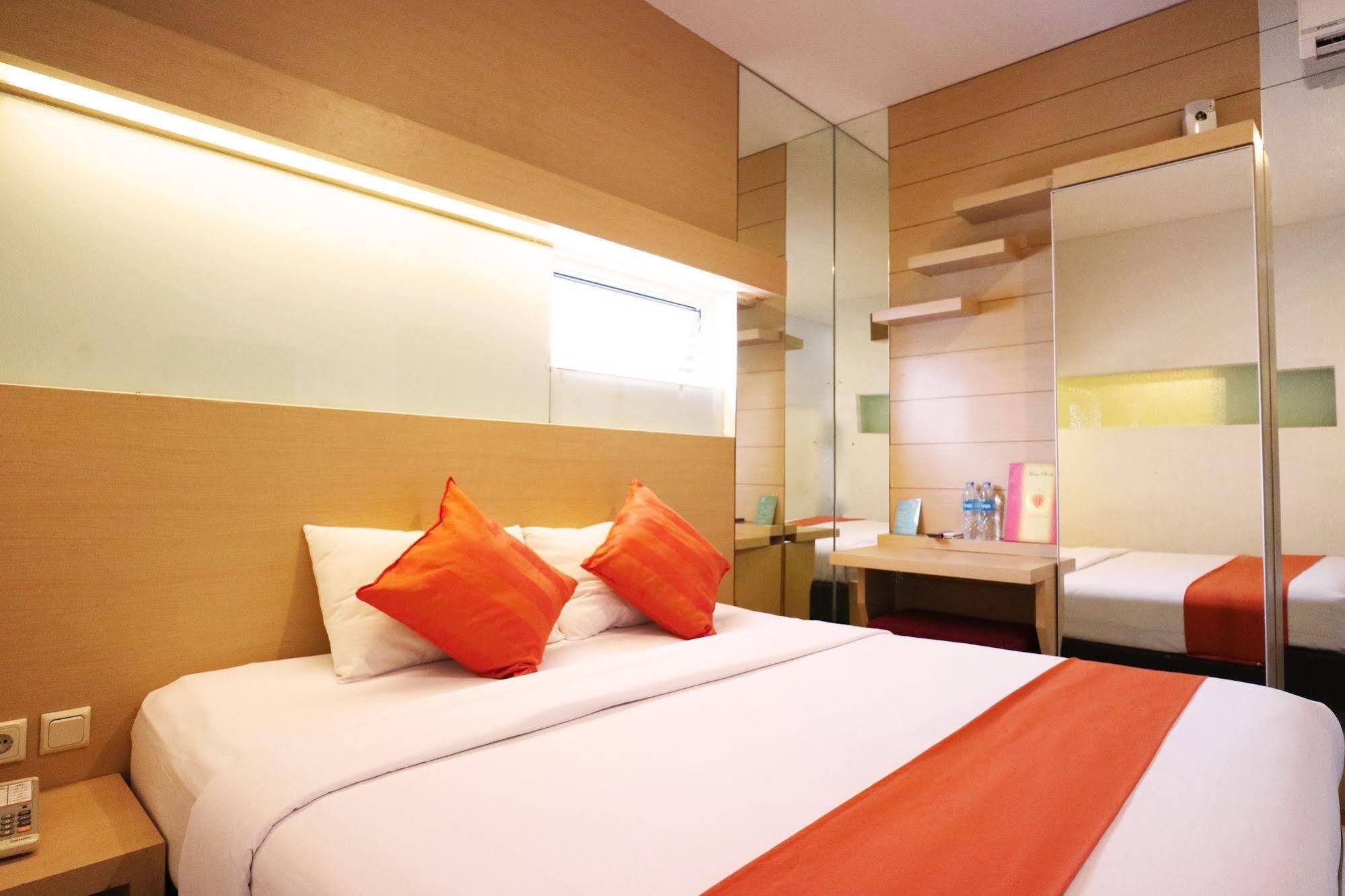 Mirah Hotel Jakarta Luaran gambar