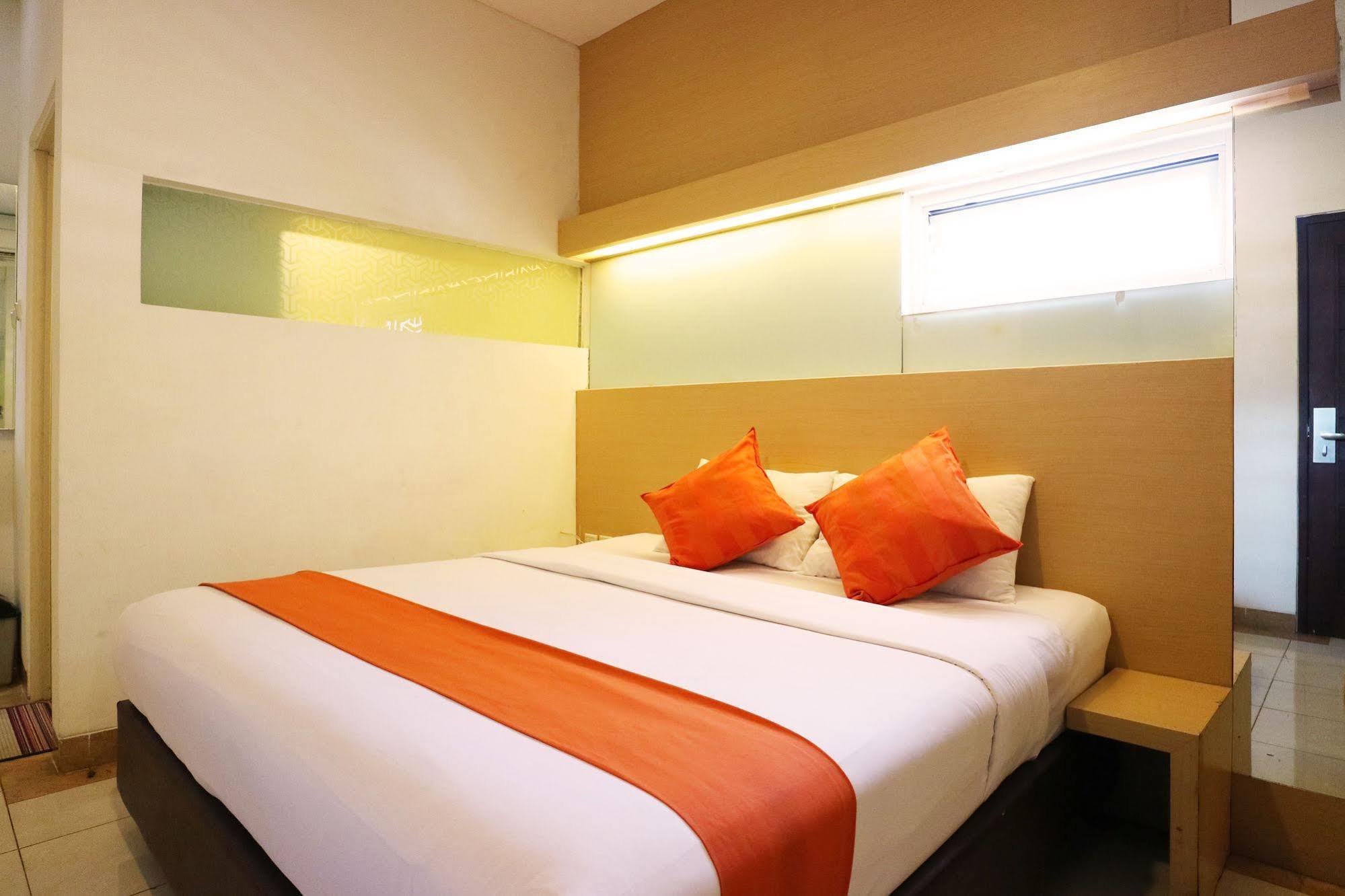 Mirah Hotel Jakarta Luaran gambar