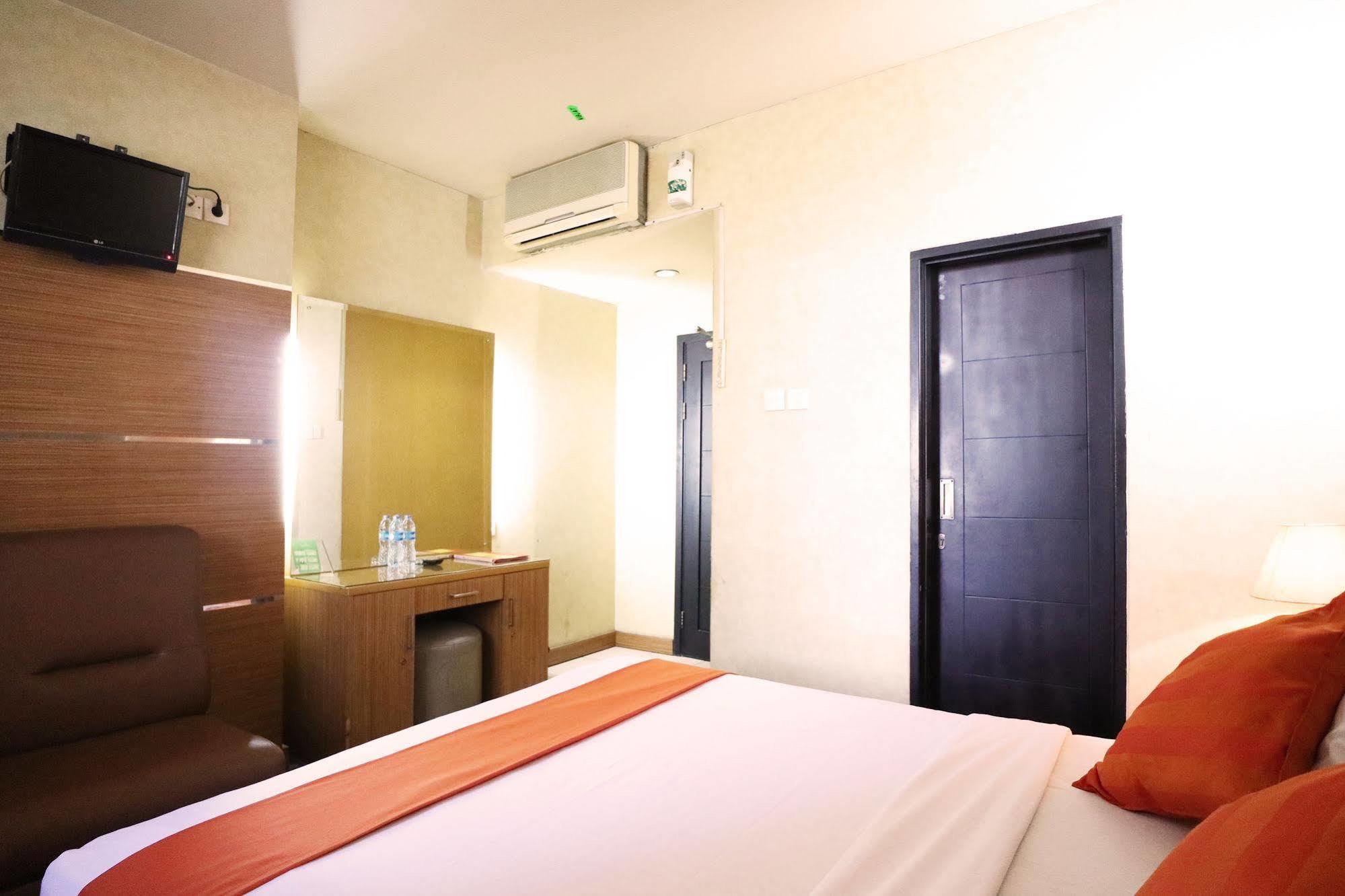 Mirah Hotel Jakarta Luaran gambar